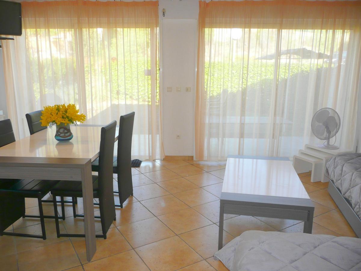 la Soleiade Gites 2à4 pers au Lac de Saint-Cassien proximité Cannes Mandelieu la Napoule Frejus St Raphael Montauroux Extérieur photo
